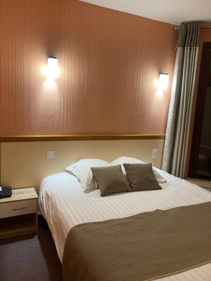 Logis Hotel Restaurant Des Voyageurs Le Malzieu-Ville Zewnętrze zdjęcie