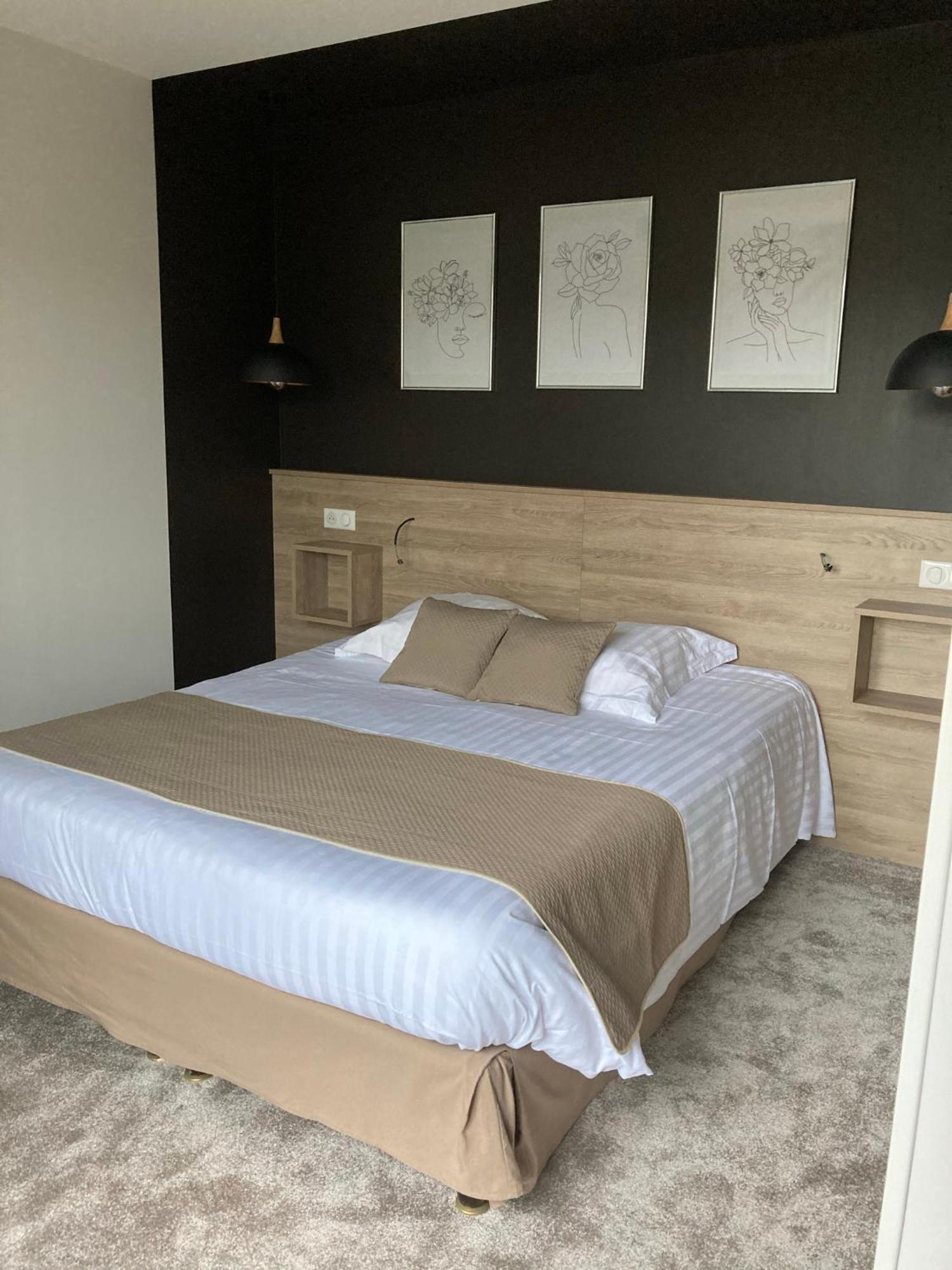 Logis Hotel Restaurant Des Voyageurs Le Malzieu-Ville Zewnętrze zdjęcie
