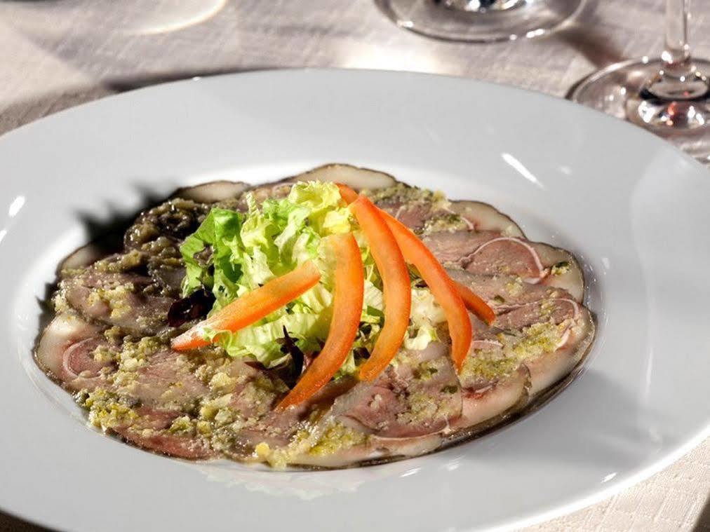 Logis Hotel Restaurant Des Voyageurs Le Malzieu-Ville Zewnętrze zdjęcie